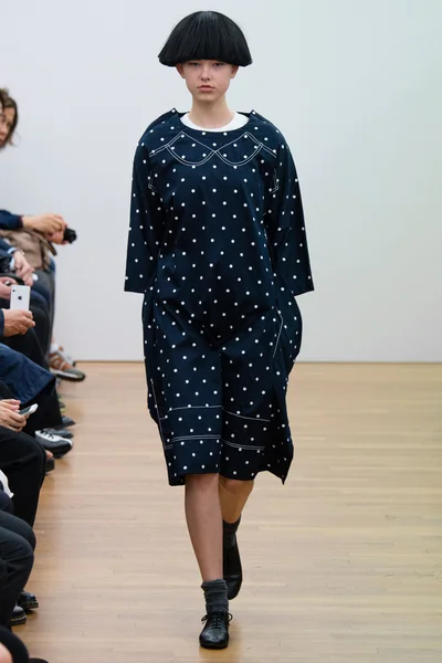 Look 28